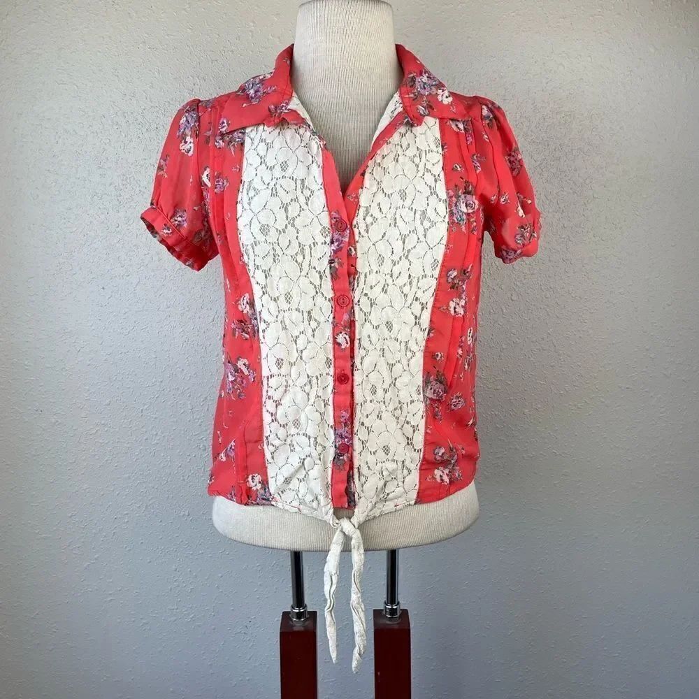 Rue 21 Short Sleeve Button Down Floral Top